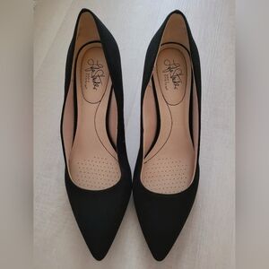 Life Stride Women's Black Pumps